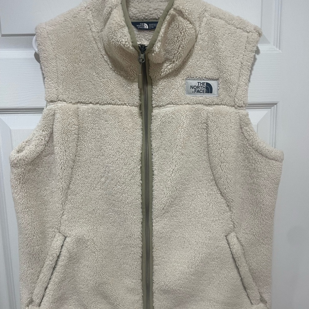 NWOT The North Face Off-White Sherpa Vest